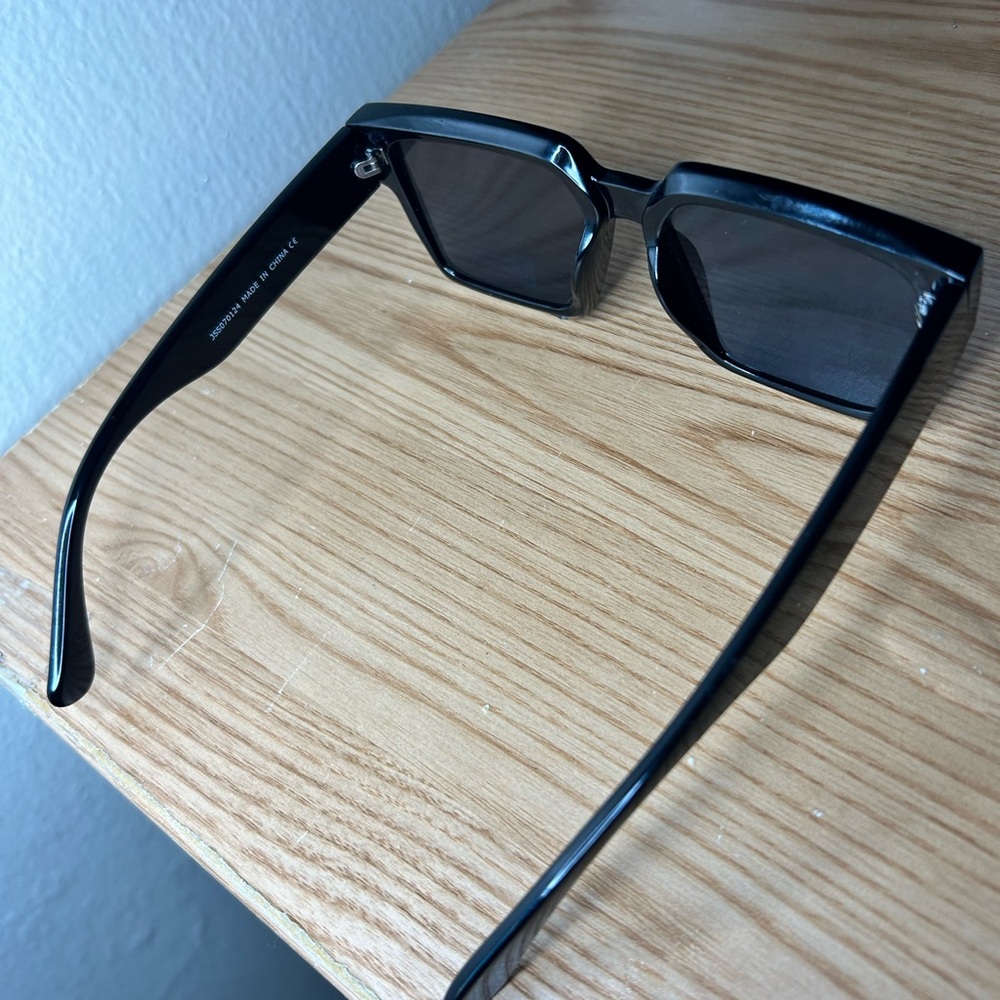 New! Black Rectangular Sunglasses - image 5